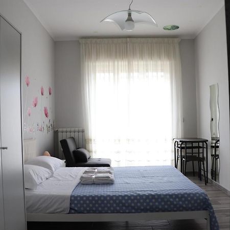 B&B Francesco Fly Napoli Bagian luar foto