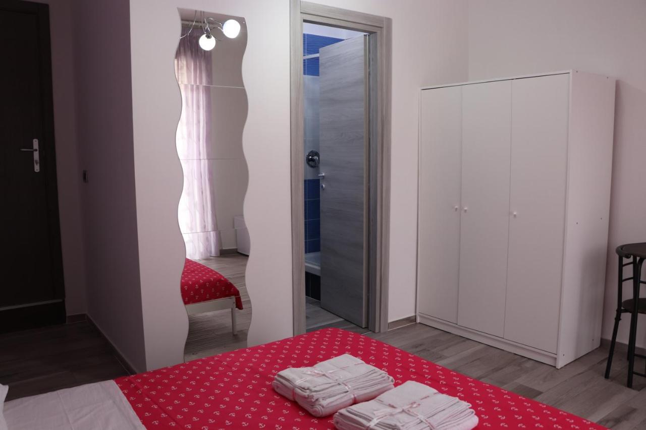 B&B Francesco Fly Napoli Bagian luar foto