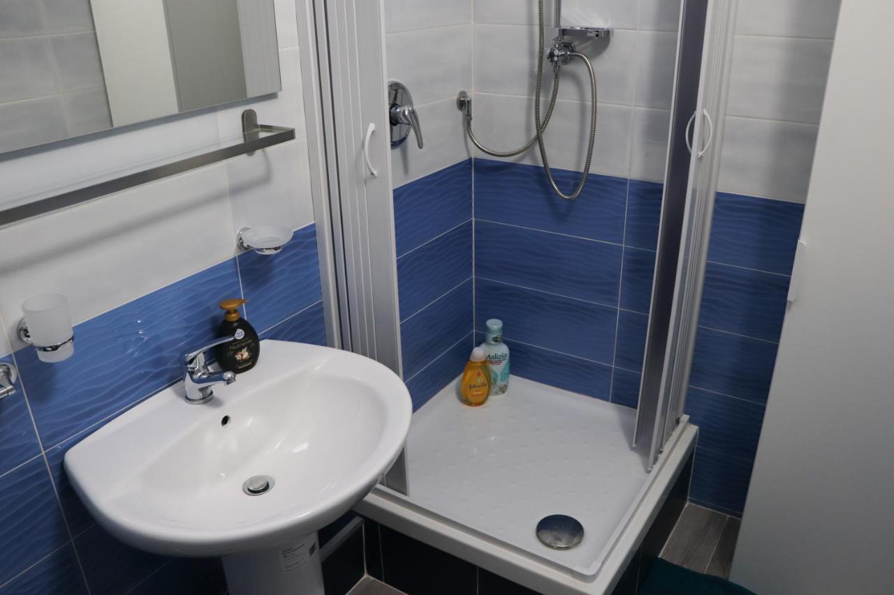 B&B Francesco Fly Napoli Bagian luar foto