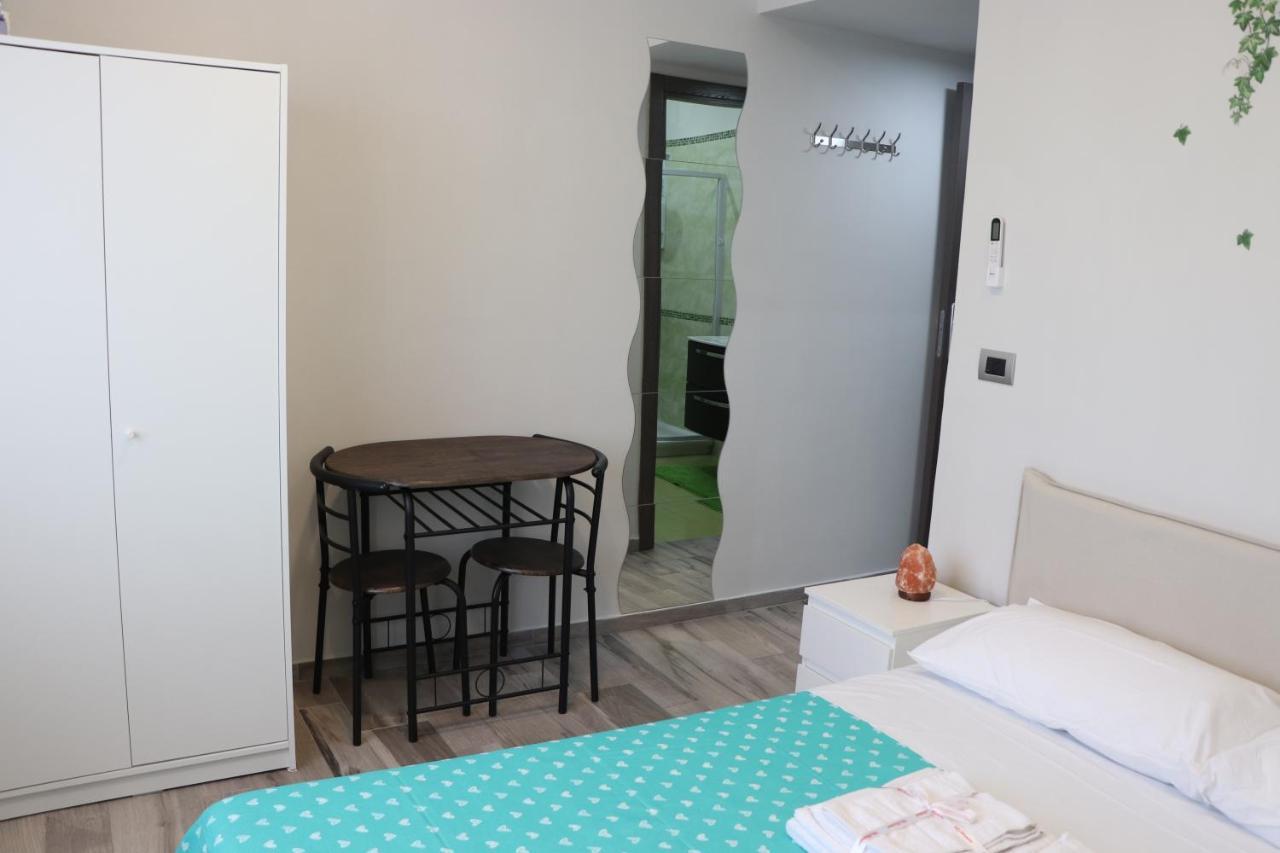 B&B Francesco Fly Napoli Bagian luar foto